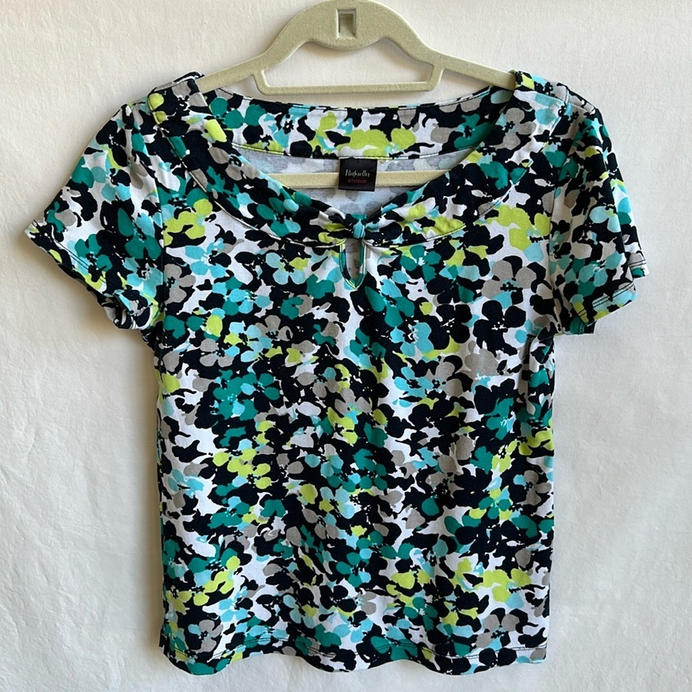 Rafaella short sleeve boatneck top with bow/cutout detailing at neckline, size S